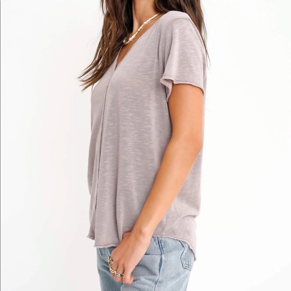 🔥PST🔥URBAN OUTFITTERS WEAREVER V-NECK TEE RELAXED SHIRT LAVENDER MEDIUM NWT - Picture 2 of 9